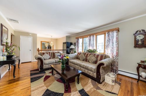 139 Baisley Ave, East Rockaway NY  11518-1823 exterior