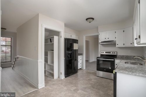 5 Hoot Owl Dr, Erial NJ  08081-9325 exterior