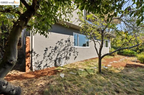 210 Amherst Ave, Berkeley CA 94708-1001 exterior