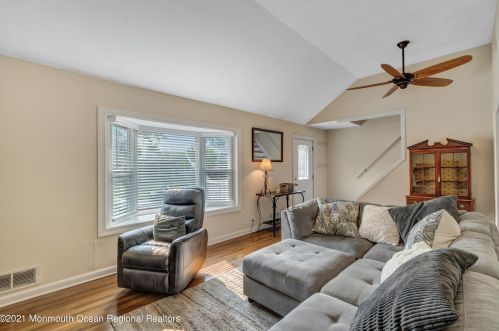 243 Crestview Dr, Middletown NJ  07748-3604 exterior