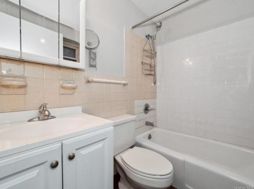 38 Brg St, Poughkeepsie NY 12601-2202 exterior