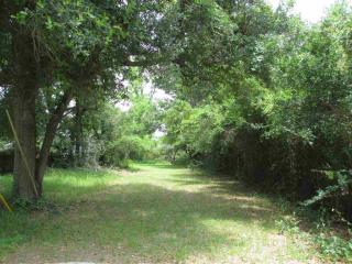 1600 Gonzalez St, Pensacola, FL 32501-6450