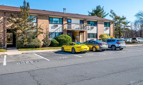 728 Cricket Ln, Woodbridge NJ  exterior