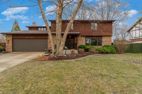 9123 Southwood Dr, Hammond, IN 46321-3020