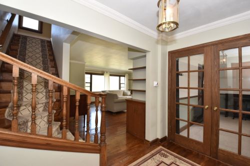 4902 Kinnickinnic Riv Pkwy, Milwaukee WI 53219-3277 exterior