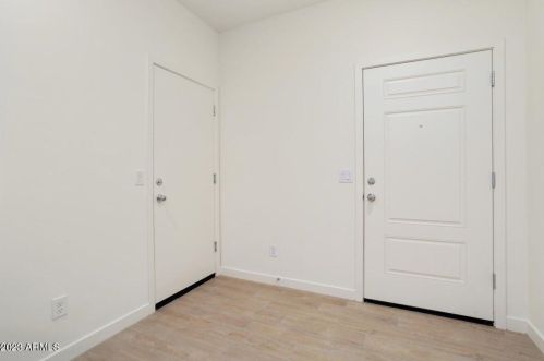 8338 22nd Ln, Phoenix, AZ 85021-7758