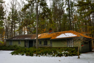 4 Apple Ln, Glens Falls, NY 12804-1366