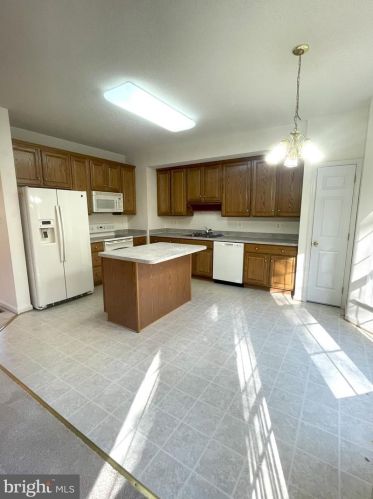 9028 Dahlgren Rd, Owens VA  22485-3506 exterior