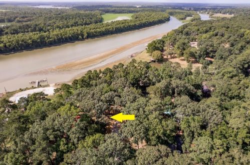 284 Hackberry St, Chita, TX 75862-8221