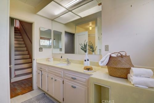 4663 Biona Dr, San Diego CA 92116-2332 exterior