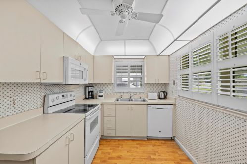 809 Meadowlark Ln, Delray Beach FL  33445-1853 exterior