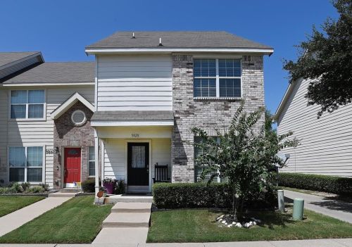 5828 Giddyup Ln, Fort Worth, TX 76179-7355
