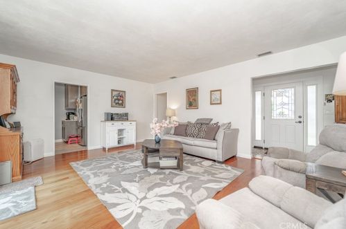 6520 Wardlow Rd, Long Beach, CA 90808-4137