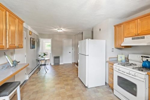 44 Houghton St, Woburn MA 01801-3551 exterior