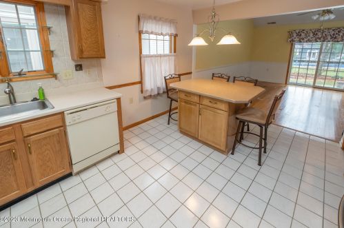 30 Baker Dr, Jackson Twp NJ  08527 exterior