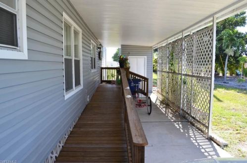 4723 Sandpiper Dr, Saint James City FL  33956-2810 exterior