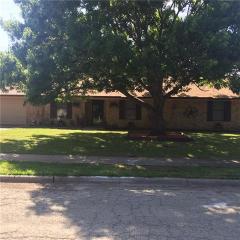 1320 Main St, Kaufman, TX 75142-3215