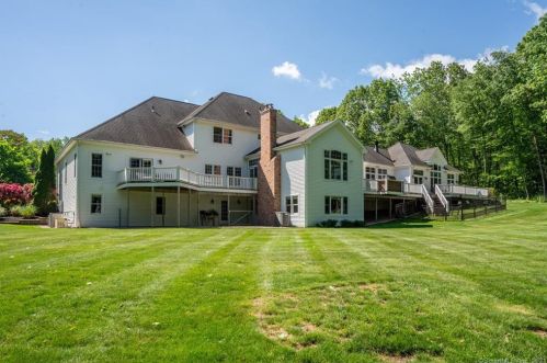 109 Peria Dr, Rocky Hill CT  06067-1741 exterior