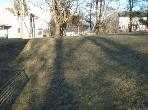 18 Starrwood Dr, Norwich CT  06360-4059 exterior