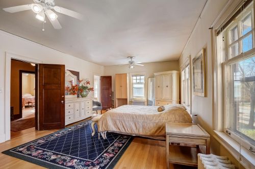 2540 Lk Dr, Milwaukee WI 53211-3808 exterior