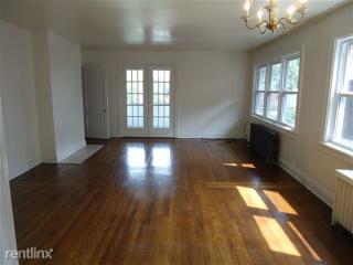 5606 Beacon St, Pittsburgh PA  15217-2012 exterior