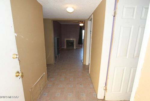 306 King Rd, Tucson, AZ 85705-3217