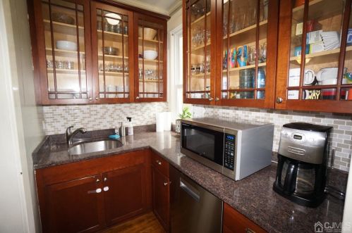 368 Middlesex Ave, Metuchen NJ  08840-1536 exterior