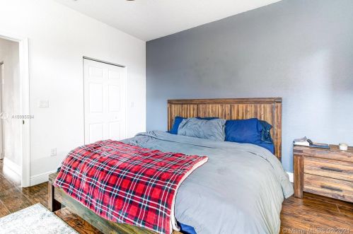 1121 147th Ter, Hollywood FL  33027-6182 exterior