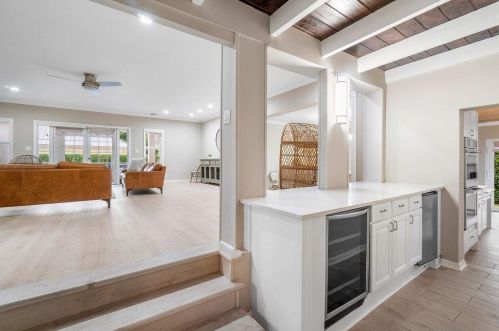 6260 Ocean Blvd, Boynton Beach FL  33435-5212 exterior