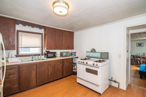 23 Bowers St, Nashua NH  03060-3904 exterior