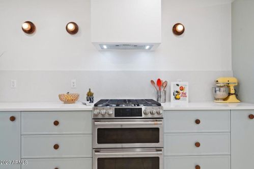 6811 11th Pl, Phoenix AZ  85014-1027 exterior