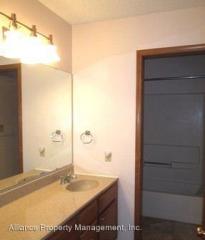404 Butterfield Rd, Manhattan KS  66502-6644 exterior