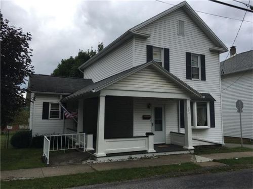 323 Church St, Ligonier, PA 15658-1411
