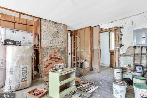 310 Main St, Edinburg VA  22824-9439 exterior