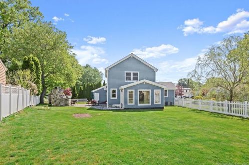 26 Bonheur Rd, Bridgeport CT  06611-3404 exterior