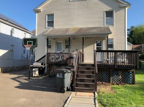 31 Mulberry St, Stamford CT  06907-1712 exterior