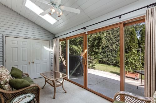 7522 Mequon Square Dr, Thiensville WI  53092-8528 exterior