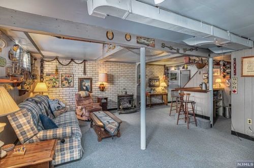 18 Winters St, Oakland NJ  07436-2623 exterior