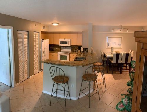 805 Villa Cir, Boynton Beach FL  33435-8917 exterior