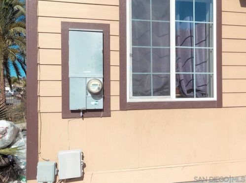 2885 Chollas Rd, San Diego CA 92105-4817 exterior