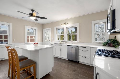 27 Prescott St, Nashua NH 03064-2581 exterior