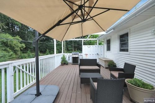 12 River Rd, Oakland NJ  07436-1929 exterior