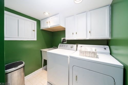 49 Myrtle St, Cranford NJ  07016-3456 exterior