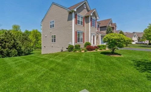197 Stony Brook Rd, Fishkill, NY 12524-2985