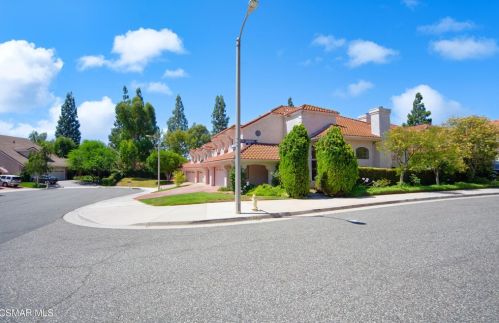 5805 Rainbow Hill Rd, Calabasas CA  91301-4636 exterior