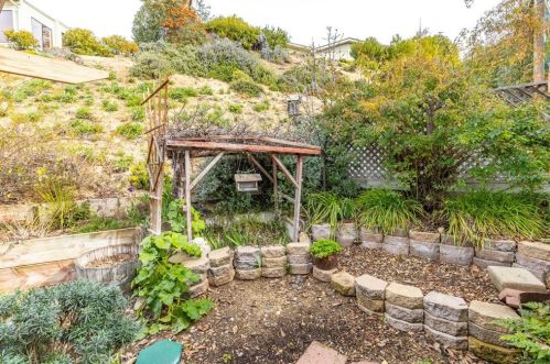 337 Nightingale Ave, Lake Nacimiento CA  93446-4012 exterior