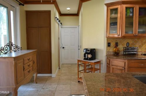 706 Princessa Dr, Oxnard CA  93030-7690 exterior