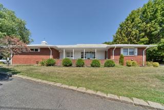 853 1 Ave, Raritan NJ  08869-1337 exterior