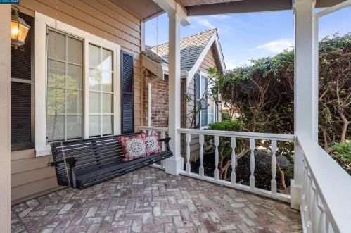 22 Woodside Dr, Danville, CA 94506-1137