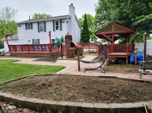 65 Jefferson Dr, Piscataway NJ  08854-5052 exterior